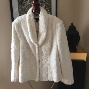Preowned Sz L Style  & Co. Cream faux fur jacket